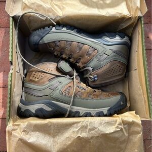 Brand new KEEN Targhee II hiking boots.